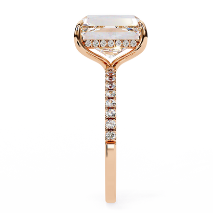 Elegant Round Cut Solitaire Engagement Ring in 14K Gold – Timeless Symbol of Love