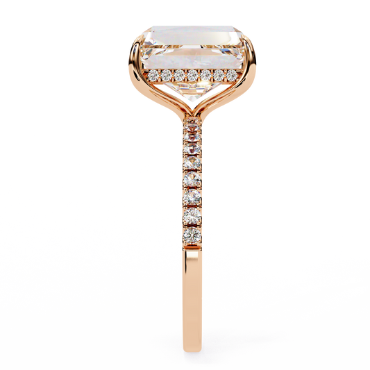 Elegant Round Cut Solitaire Engagement Ring in 14K Gold – Timeless Symbol of Love